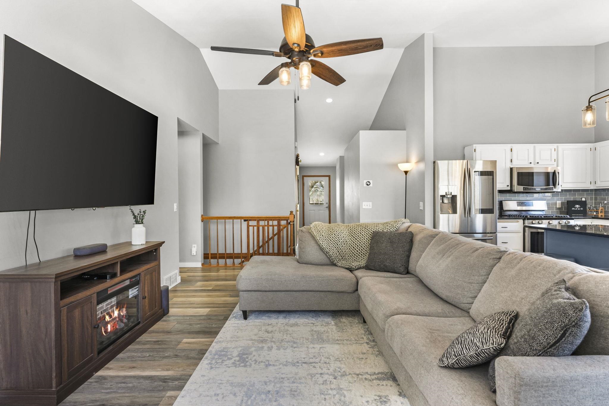 122 Copps Avenue Monona, WI 53716 - Photo 12 of 33