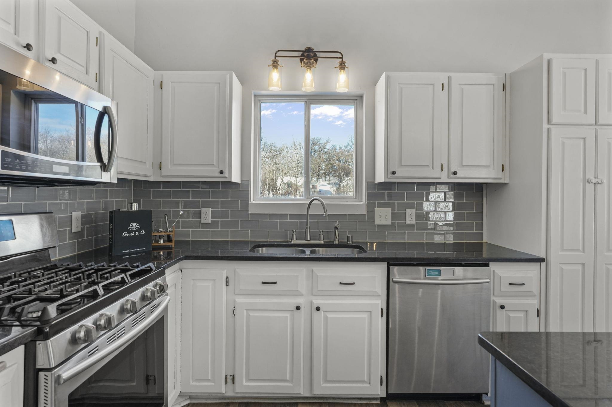 122 Copps Avenue Monona, WI 53716 - Photo 18 of 33