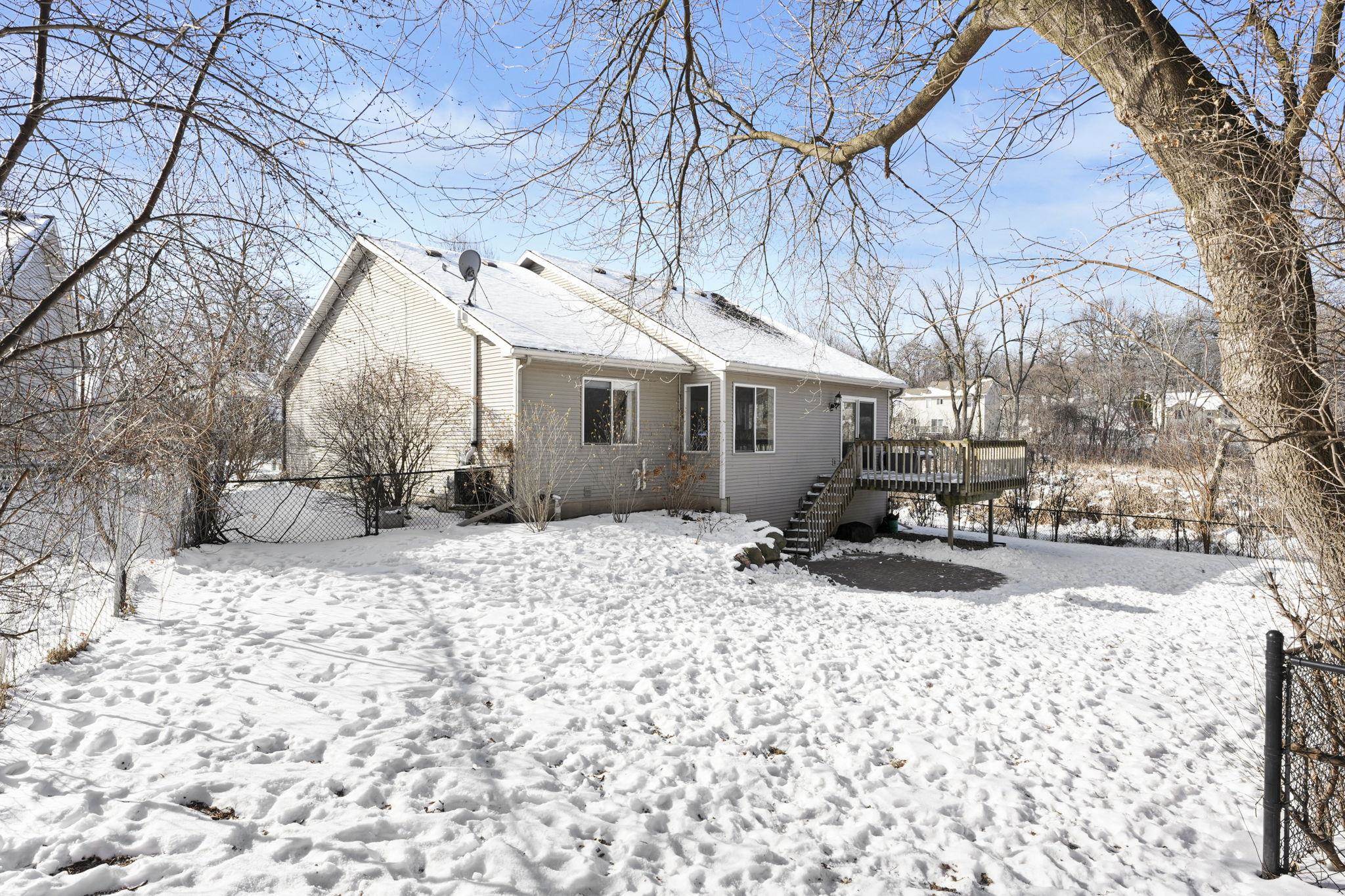 122 Copps Avenue Monona, WI 53716 - Photo 4 of 33