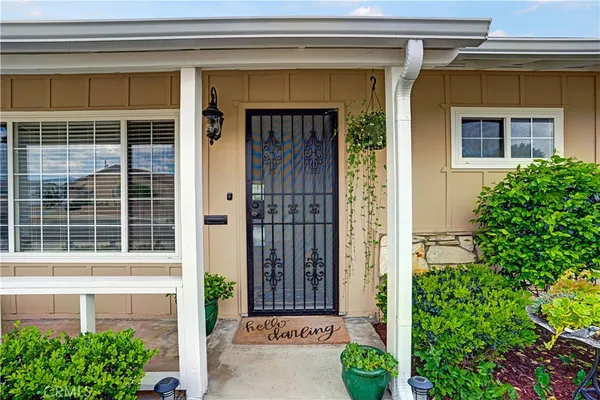 $279,900 | 1221 West Mayberry Avenue, Hemet, CA 92543