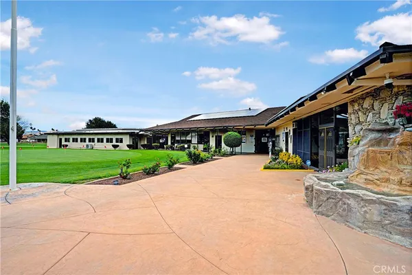 $279,900 | 1221 West Mayberry Avenue, Hemet, CA 92543