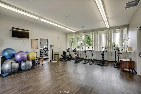 $279,900 | 1221 West Mayberry Avenue, Hemet, CA 92543