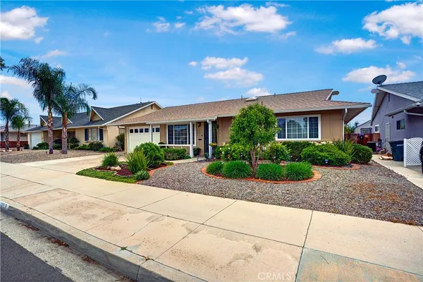 $279,900 | 1221 West Mayberry Avenue, Hemet, CA 92543