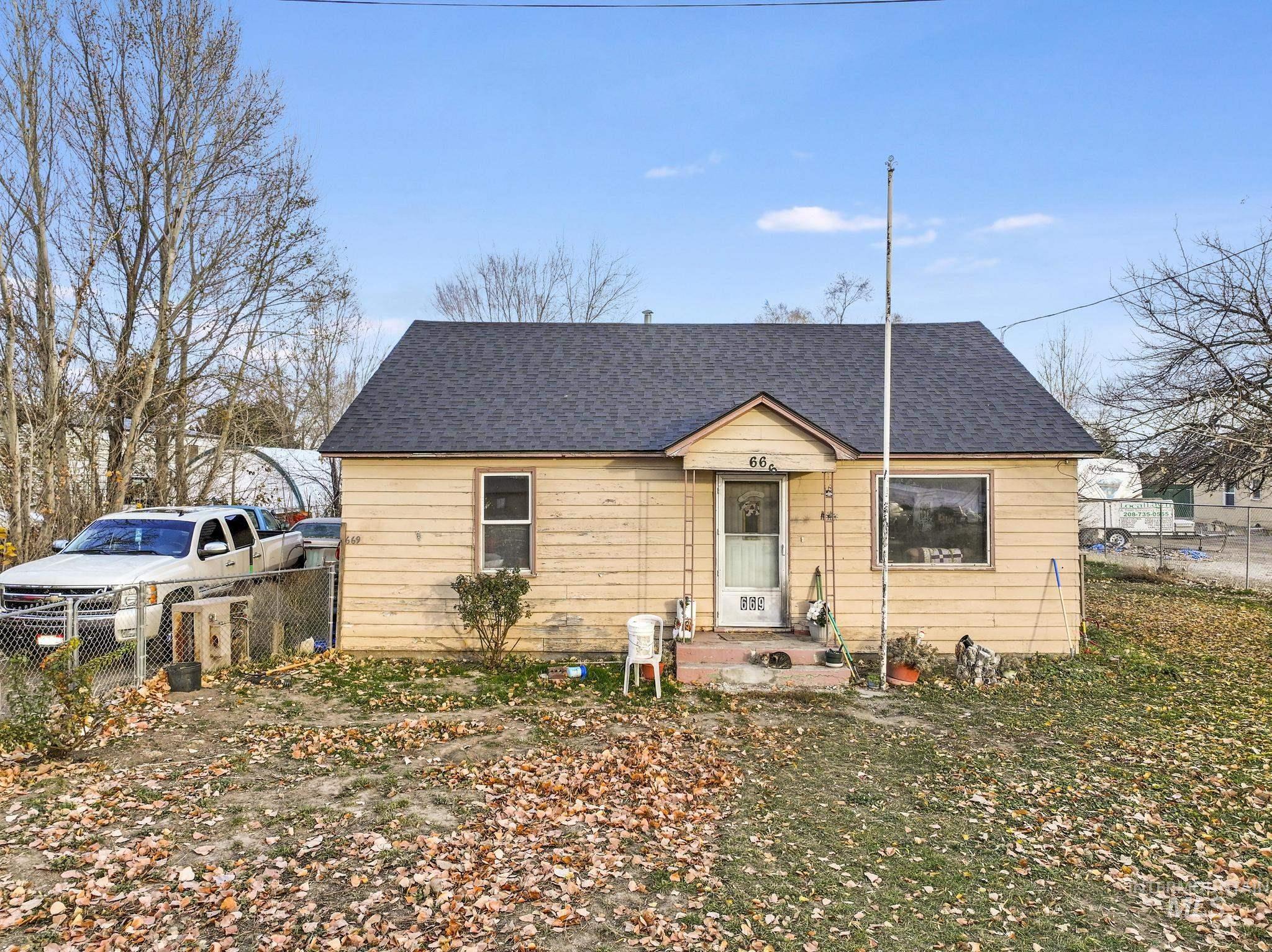 669 Locust Street South Twin Falls, ID 83301 - Photo 1 of 37 Bungalow-style home featuring roof with shingles