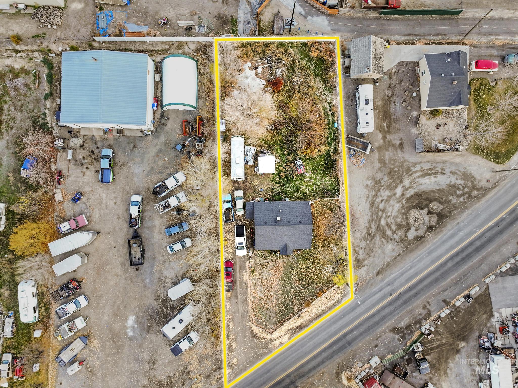 669 Locust Street South Twin Falls, ID 83301 - Photo 33 of 37 Aerial view of property and surrounding area featuring property parcel outlined