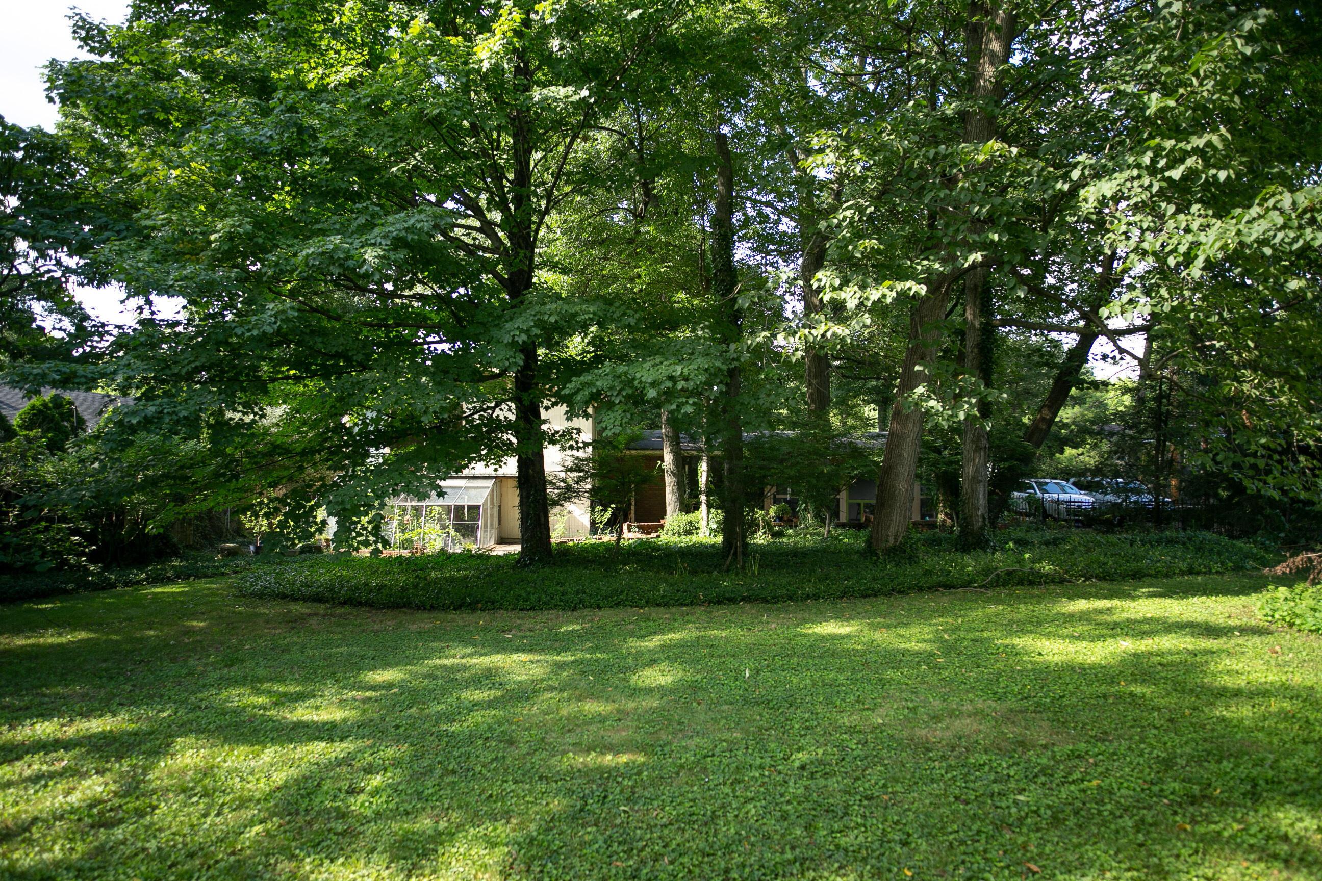 2169 Lytham Road Columbus, OH 43220 - Photo 19 of 19 Backyard