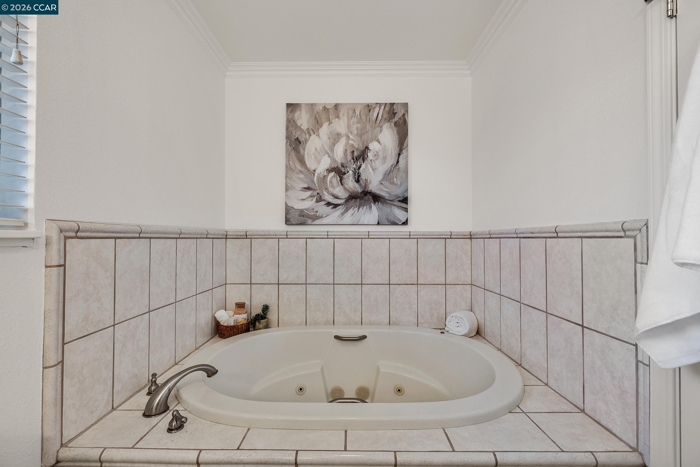 9597 Davona Drive San Ramon, CA 94583 - Photo 25 of 38 a bathroom with a bathtub