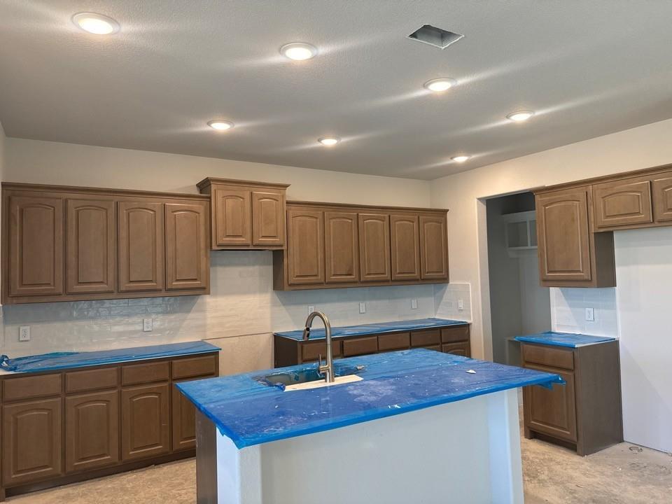 1337 Frio Drive Springtown, TX 76082 - Photo 3 of 10