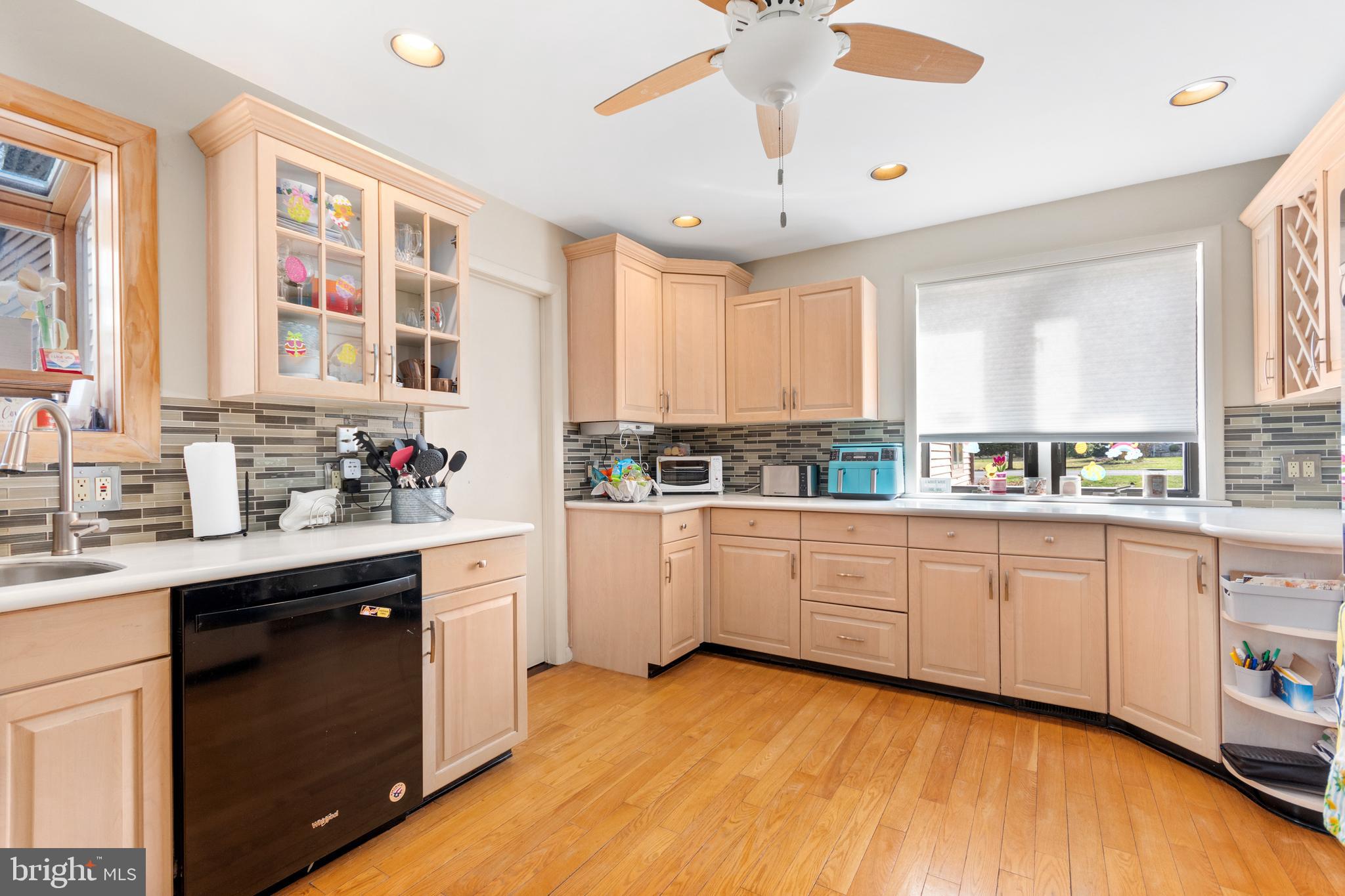 166 Stagecoach Road Turnersville, NJ 08012 - Photo 7 of 23 Gallery Image 7