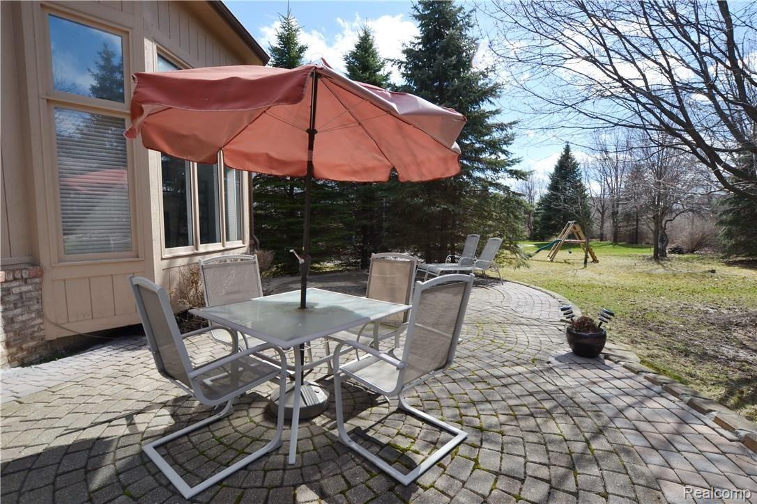854 Dakota Court Rochester, MI 48307 - Photo 31 of 32 Patio