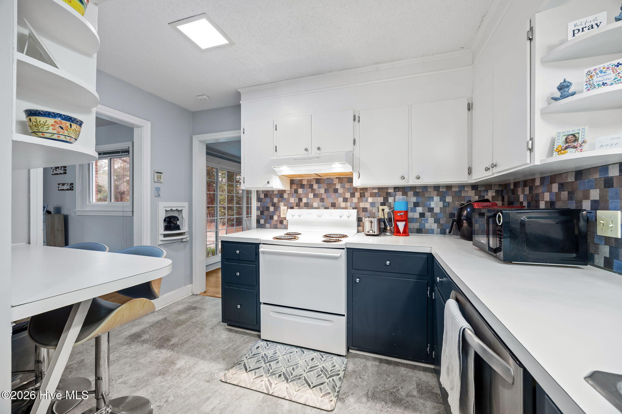 1303 W Road Kinston, NC 28501 - Photo 10 of 50 Kitchen