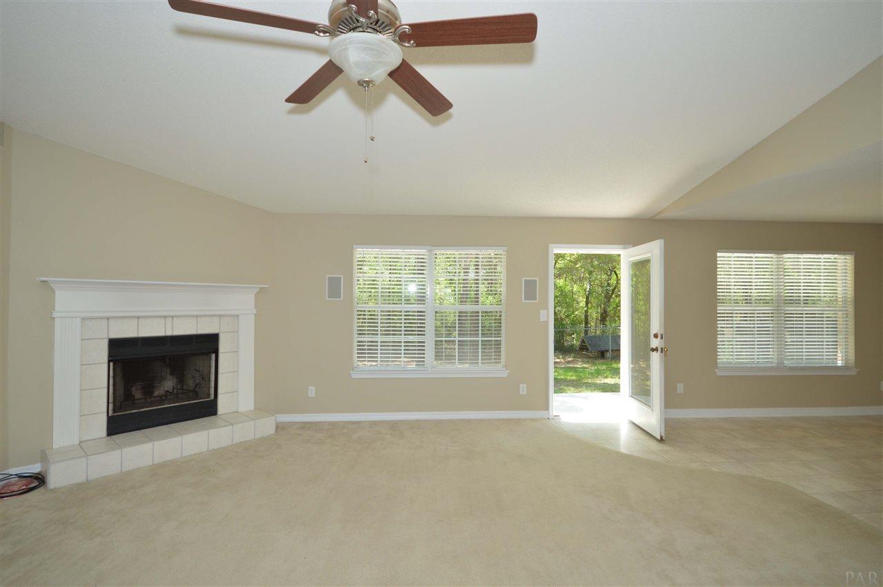 5982 Ridgeview Drive Milton, FL 32570 - Photo 9 of 38 Gallery Image 9