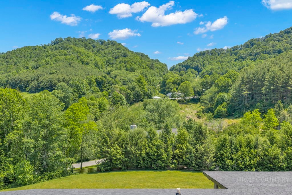 338 Woodbriar Road Sugar Grove, NC 28679 - Photo 15 of 49