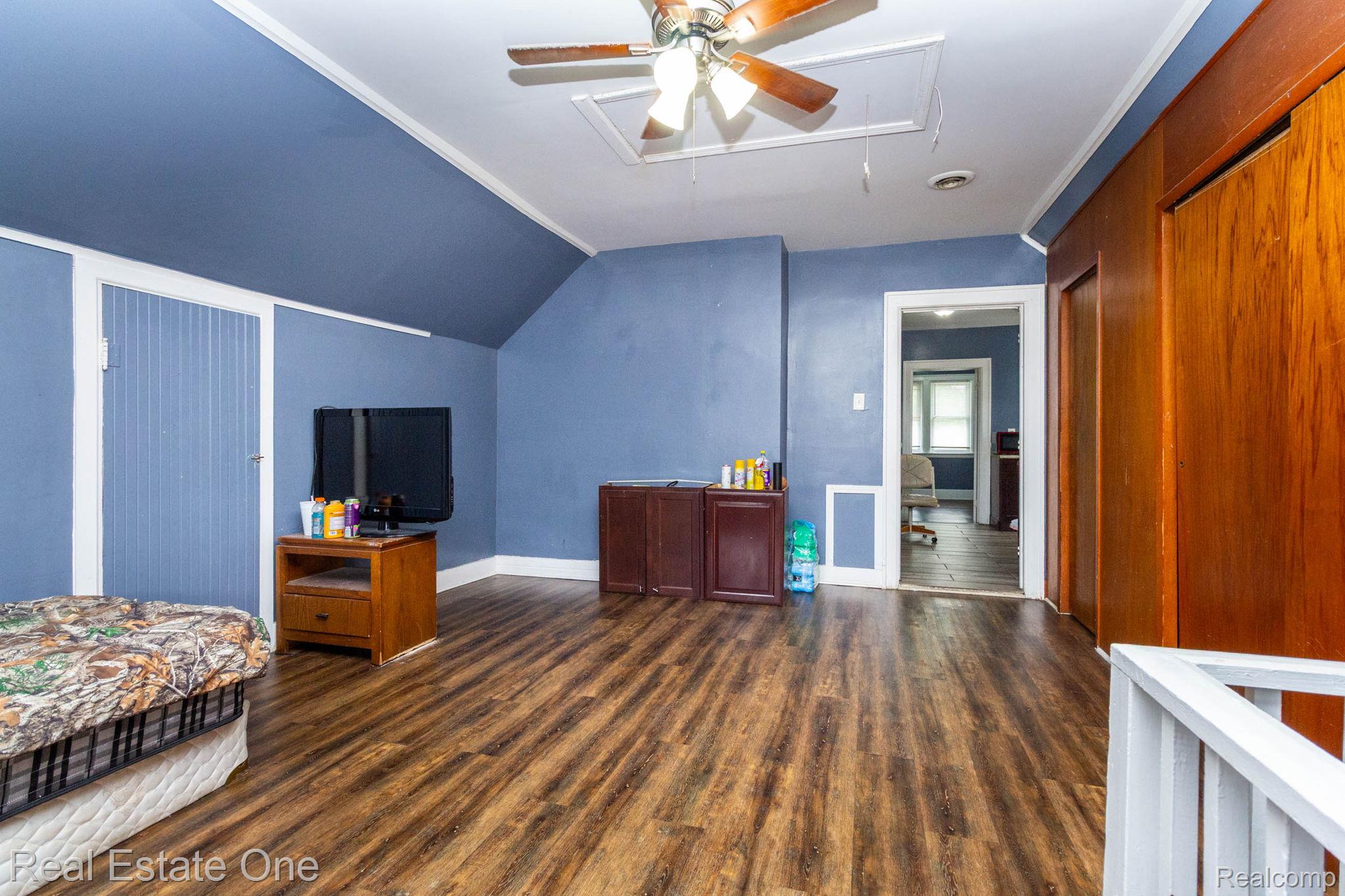 5485 Springwells Street Detroit, MI 48210 - Photo 23 of 47 interior (19).jpg