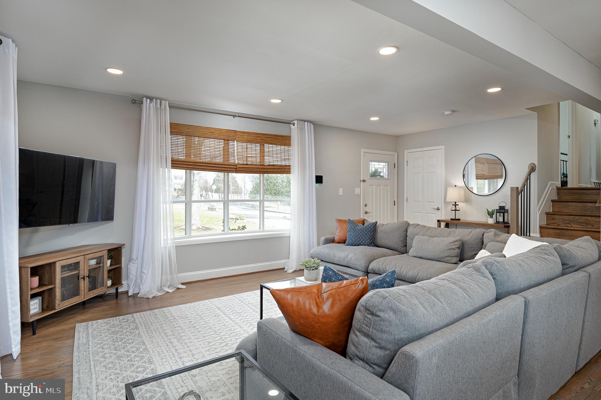 8409 Glenmar Road Ellicott City, MD 21043 - Photo 4 of 48 Living Room