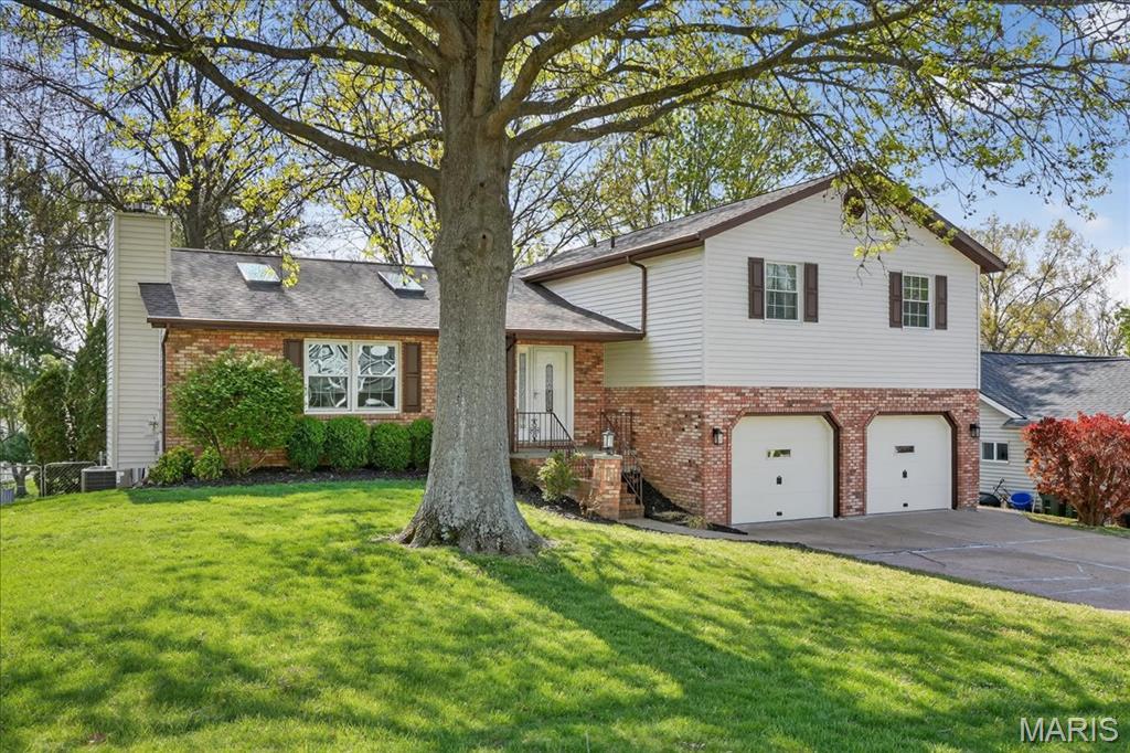 943 Meadowview Lane Columbia, IL 62236 - Photo 2 of 46