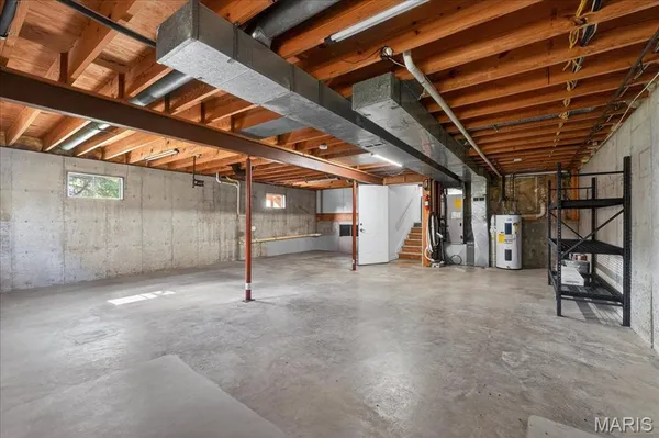 $344,900 | 943 Meadowview Lane, Columbia, IL 62236