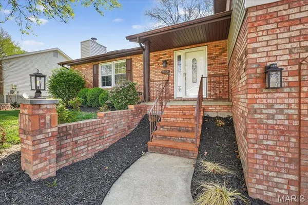 $344,900 | 943 Meadowview Lane, Columbia, IL 62236