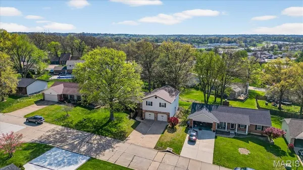 $344,900 | 943 Meadowview Lane, Columbia, IL 62236