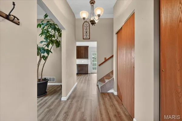 $344,900 | 943 Meadowview Lane, Columbia, IL 62236