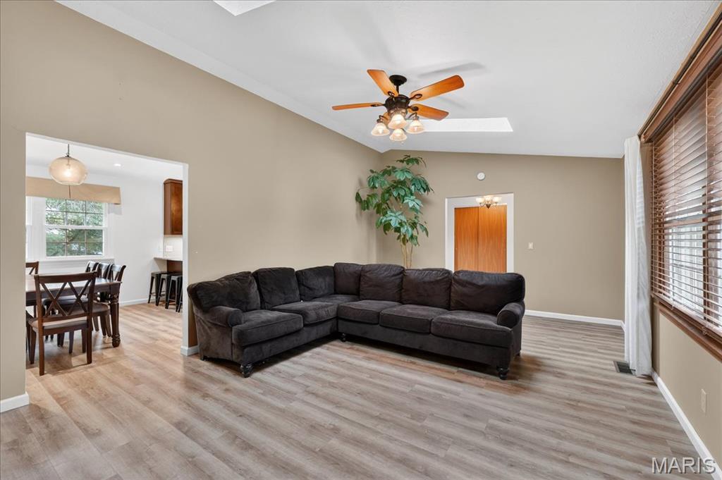 943 Meadowview Lane Columbia, IL 62236 - Photo 8 of 46