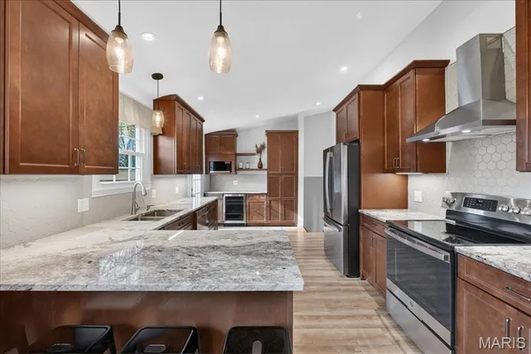 $344,900 | 943 Meadowview Lane, Columbia, IL 62236