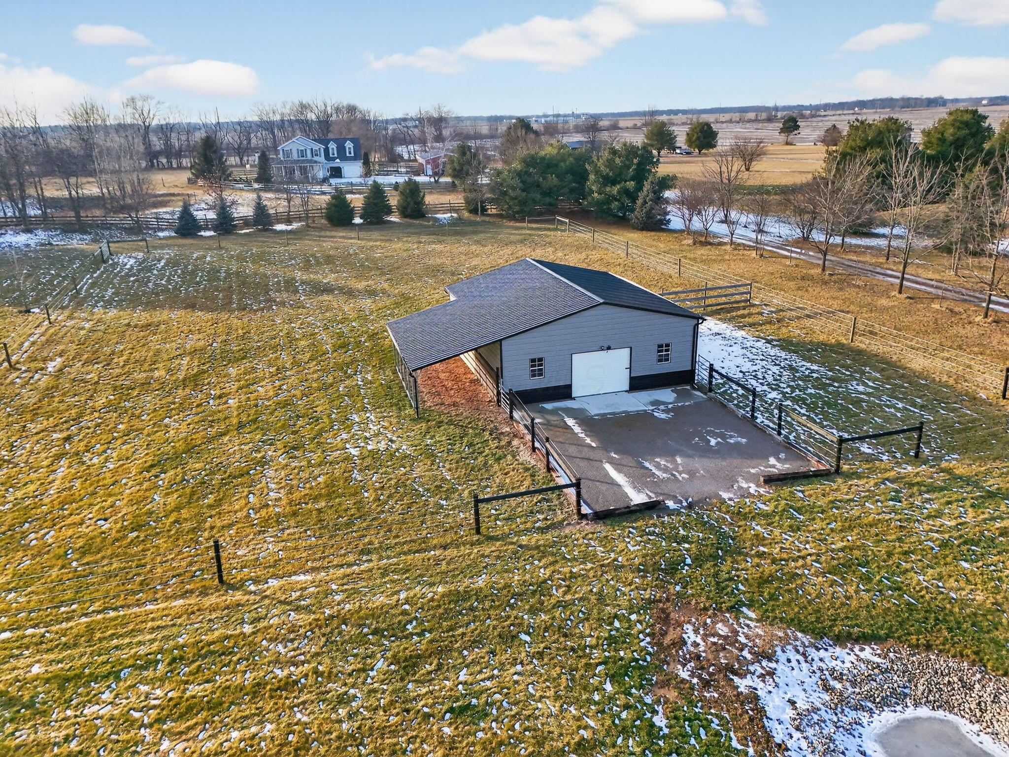 6255 Thomas Road Radnor, OH 43066 - Photo 68 of 84 Horse Barn