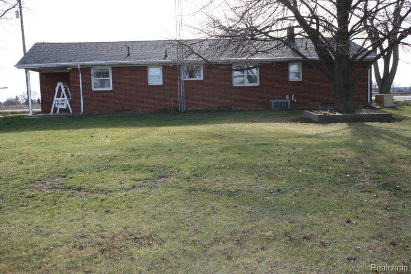8676 South Custer Road Monroe, MI 48161 - Photo 2 of 17 IMG_5101.jpg