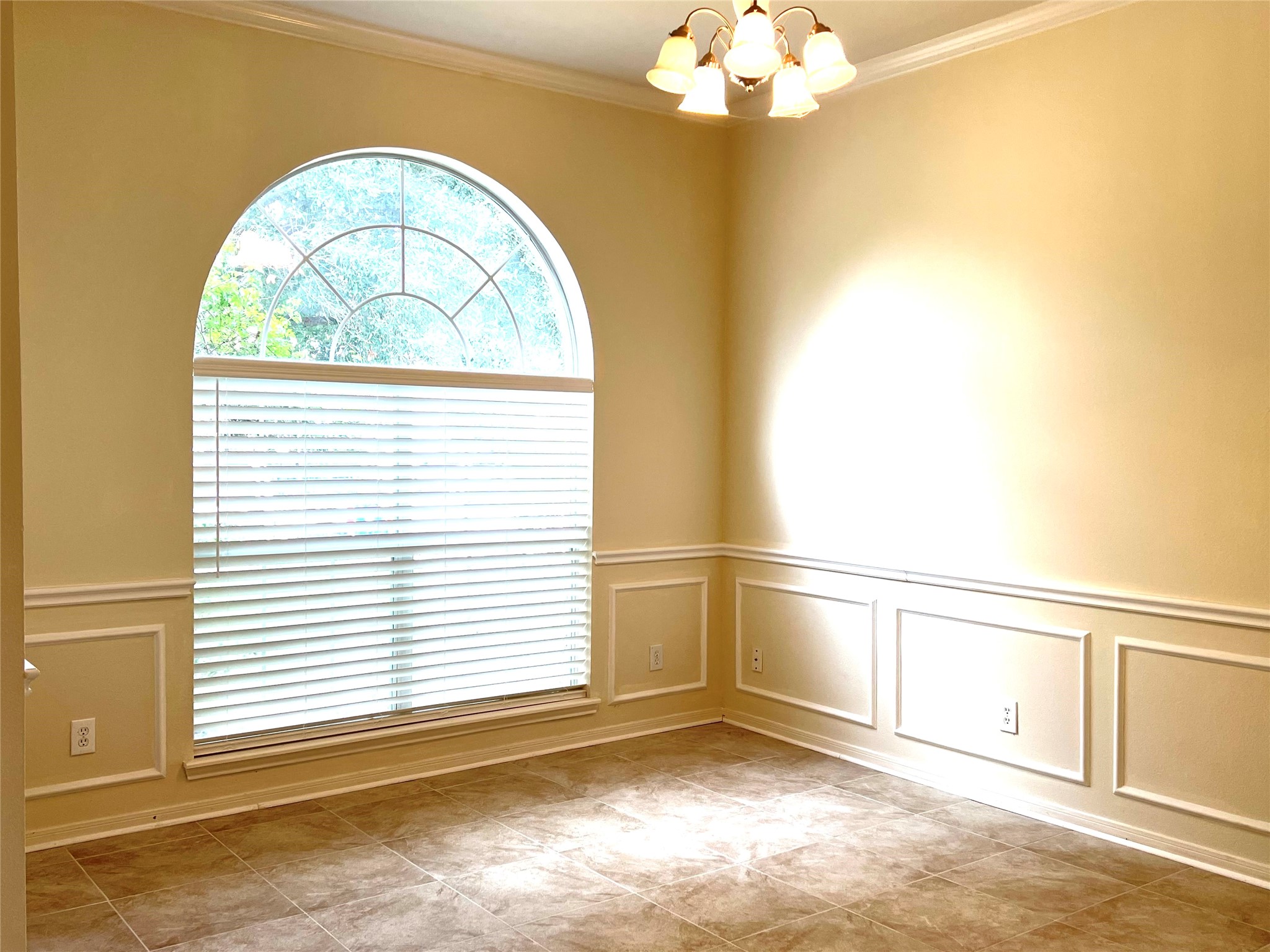 442 Pinewood Ridge Drive Spring, TX 77386 - Photo 4 of 20 Dining Room 1
