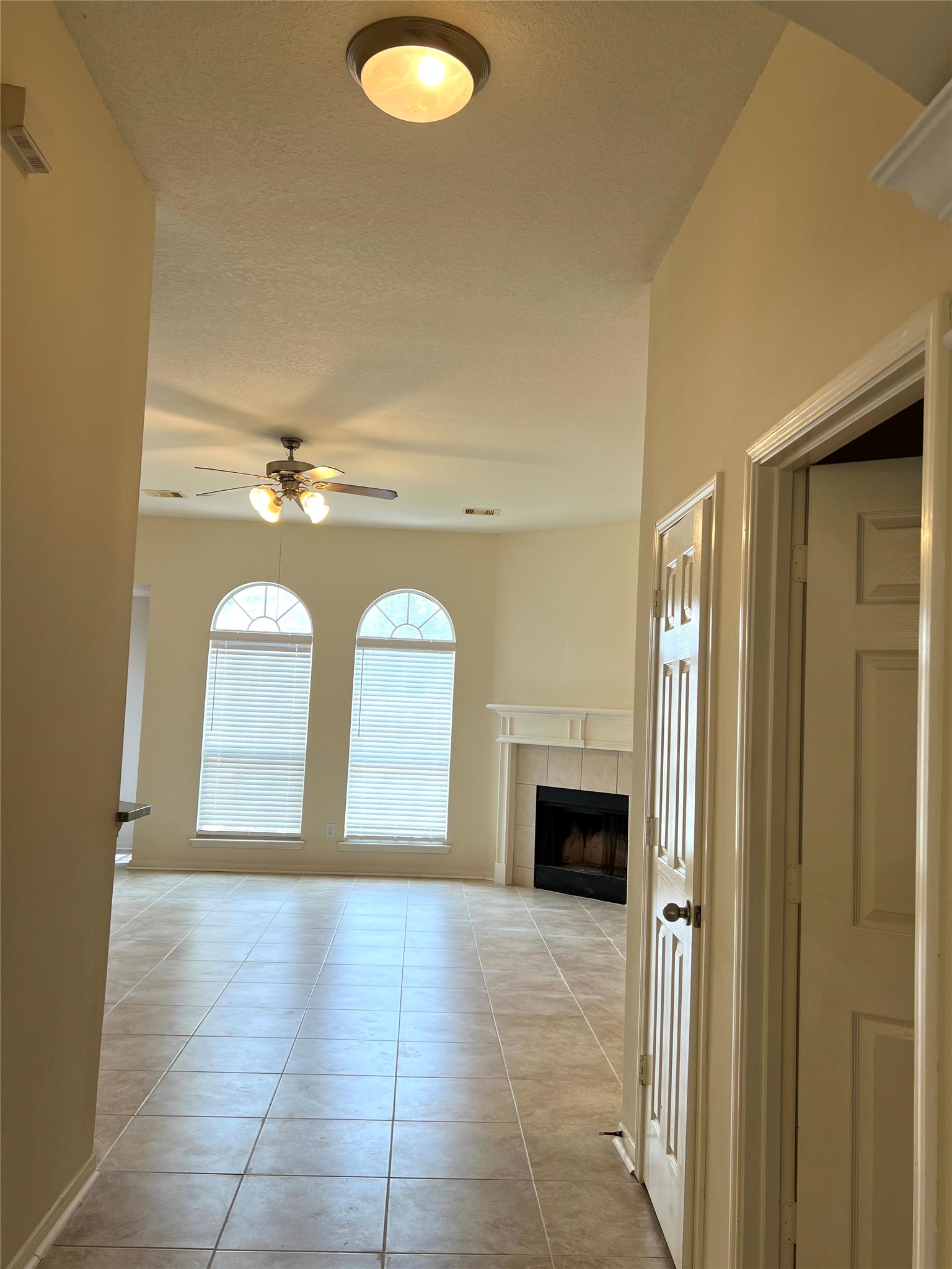 442 Pinewood Ridge Drive Spring, TX 77386 - Photo 7 of 20 Hallway