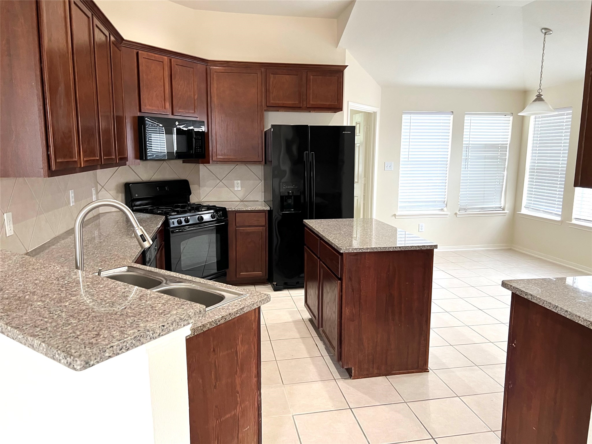 442 Pinewood Ridge Drive Spring, TX 77386 - Photo 9 of 20 Kitchen 2