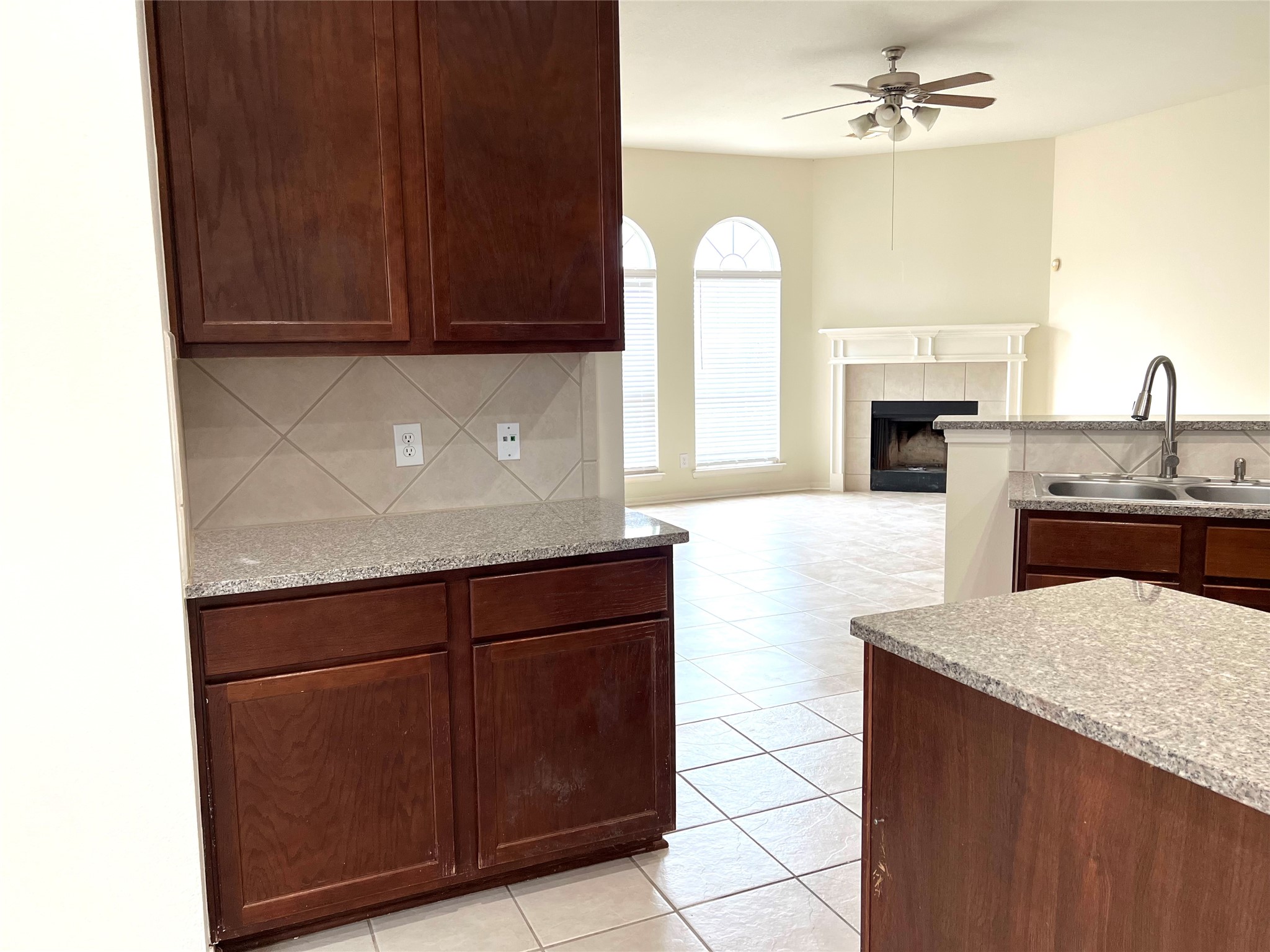442 Pinewood Ridge Drive Spring, TX 77386 - Photo 10 of 20 Kitchen 3