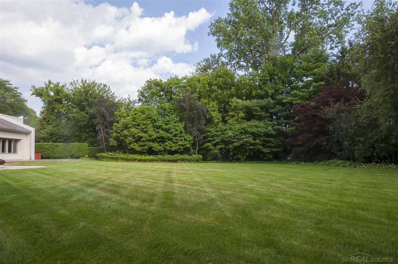 181 Lothrop Road Grosse Pointe, MI 48236 - Photo 64 of 77 31390616-63.JPG