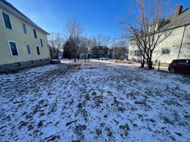 $44,900 | 858 Burr Street North, St. Paul, MN 55130