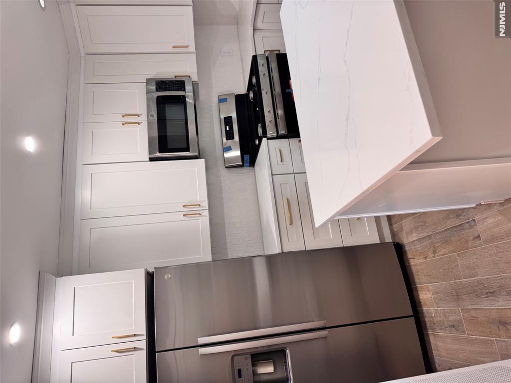 72 Chestnut Street, Unit 2R Montclair, NJ 07042 - Photo 9 of 14