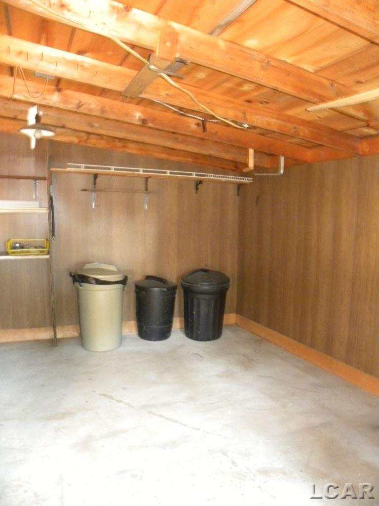 2754 East Carleton Road Adrian, MI 49221 - Photo 27 of 29 31354323-26.JPG