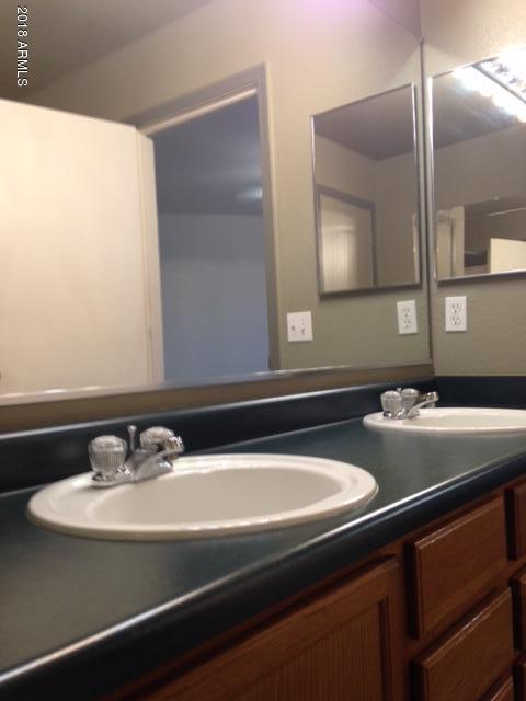 8127 West Hatcher Road Peoria, AZ 85345 - Photo 11 of 20 Bath2_