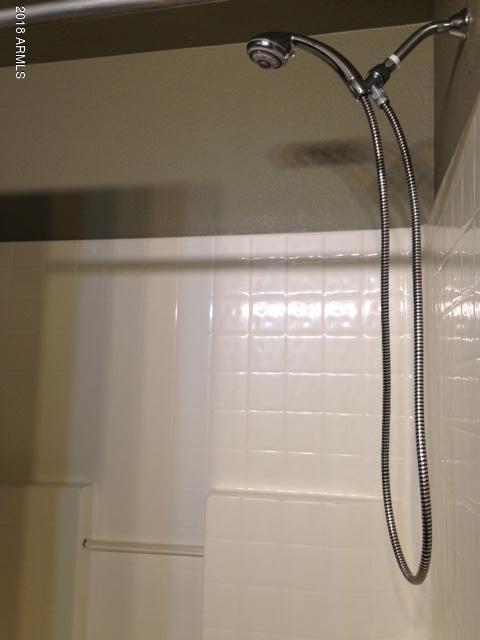 8127 West Hatcher Road Peoria, AZ 85345 - Photo 12 of 20 Bath2a
