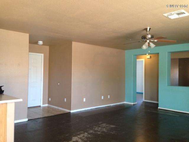 8127 West Hatcher Road Peoria, AZ 85345 - Photo 8 of 20 GreatRoom