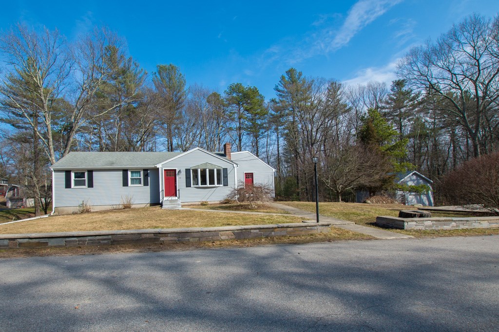 14 Sky View Road North Smithfield, RI 02896 - Photo 2 of 29 Gallery Image 2
