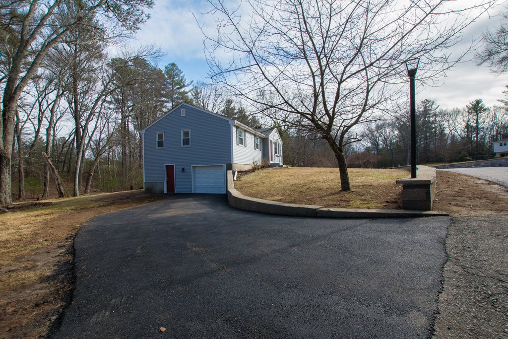 14 Sky View Road North Smithfield, RI 02896 - Photo 3 of 29 Gallery Image 3