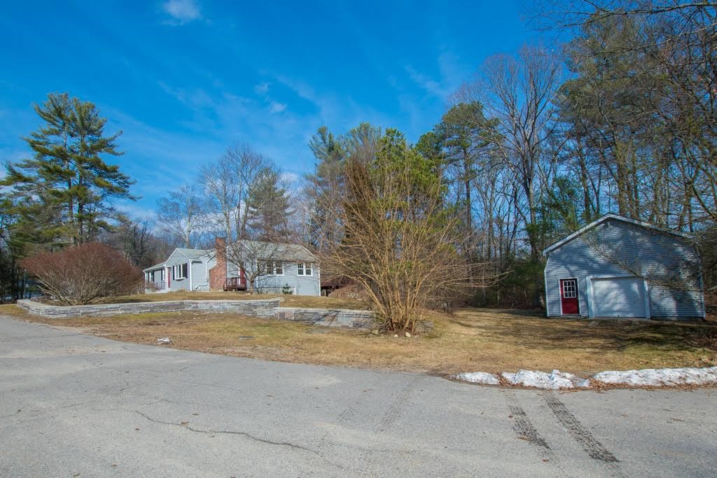 14 Sky View Road North Smithfield, RI 02896 - Photo 4 of 29 Gallery Image 4