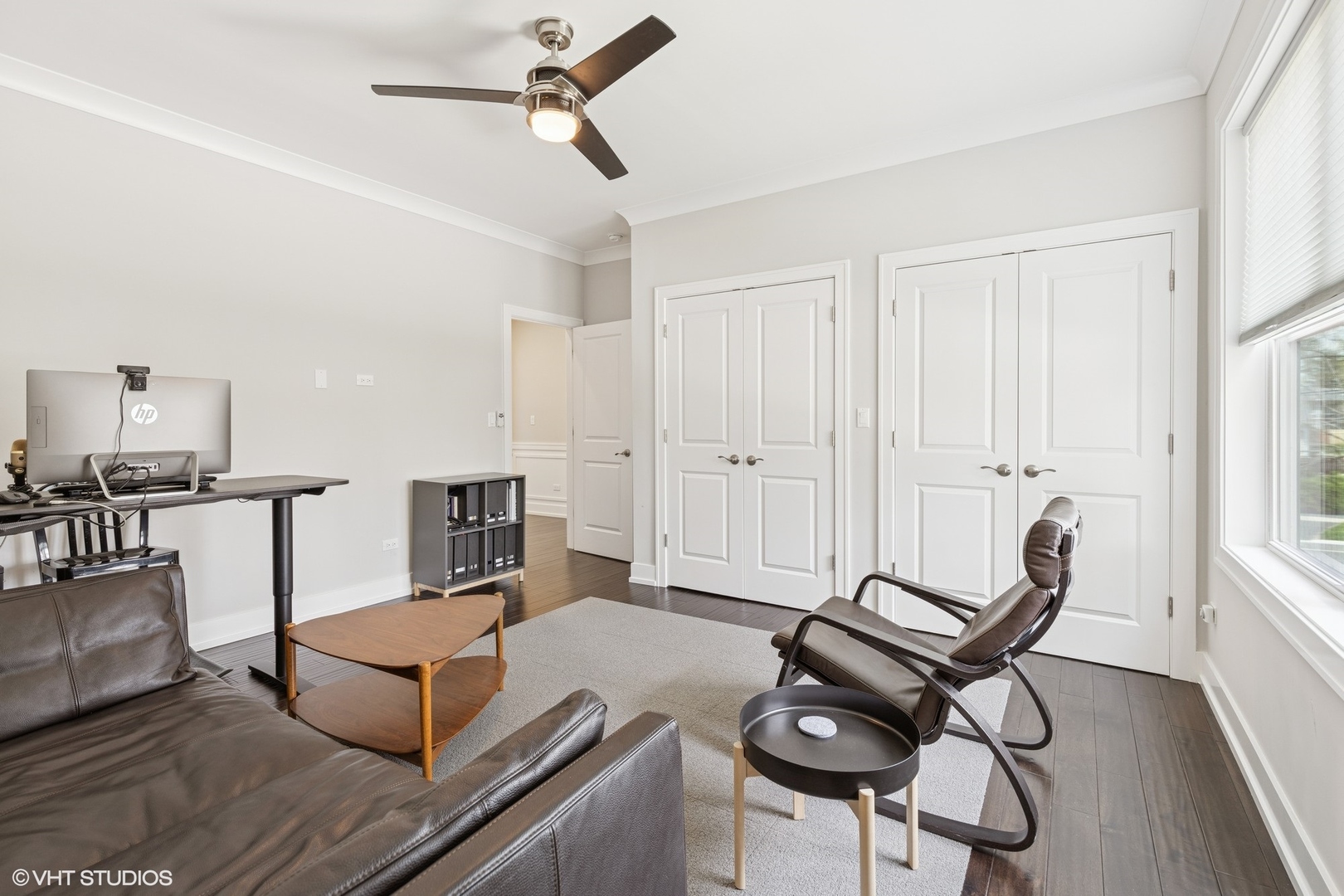 2131 Parkview Court Wilmette, IL 60091 - Photo 29 of 54 a living room with furniture