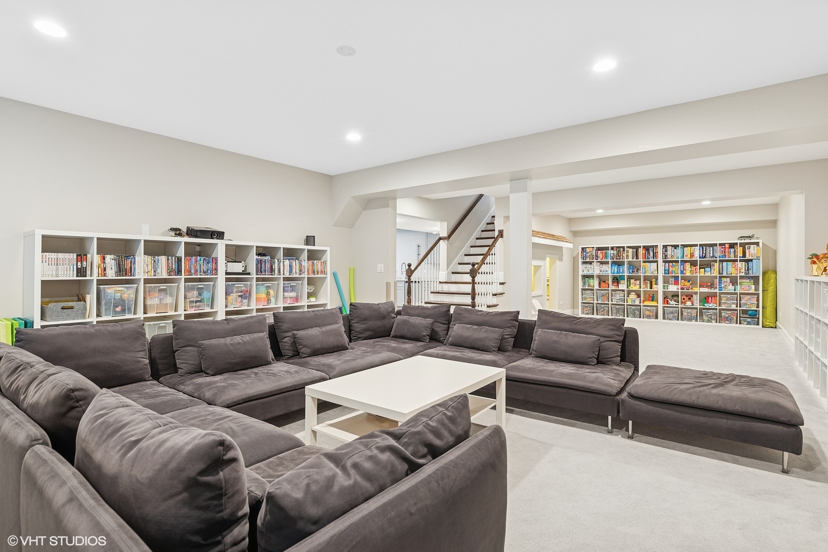 2131 Parkview Court Wilmette, IL 60091 - Photo 40 of 54 a living room with furniture and a large window