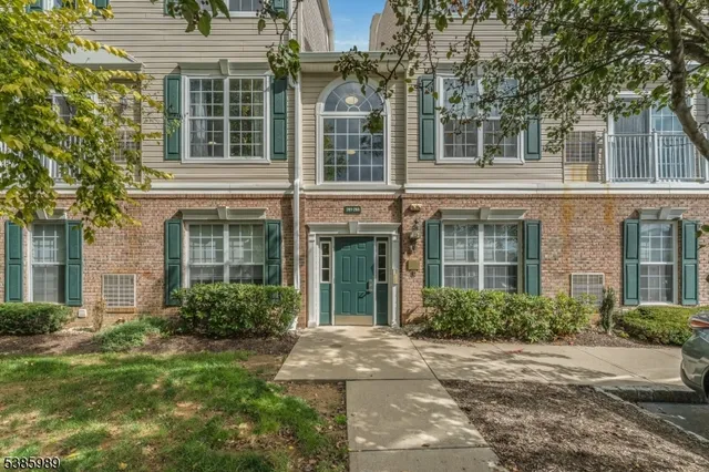 $319,499 | 284 Rainbow Way, Phillipsburg, NJ 08865