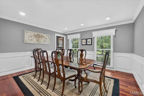 $999,900 | 1609 Featherstone Drive, Town and Country, MO 63131