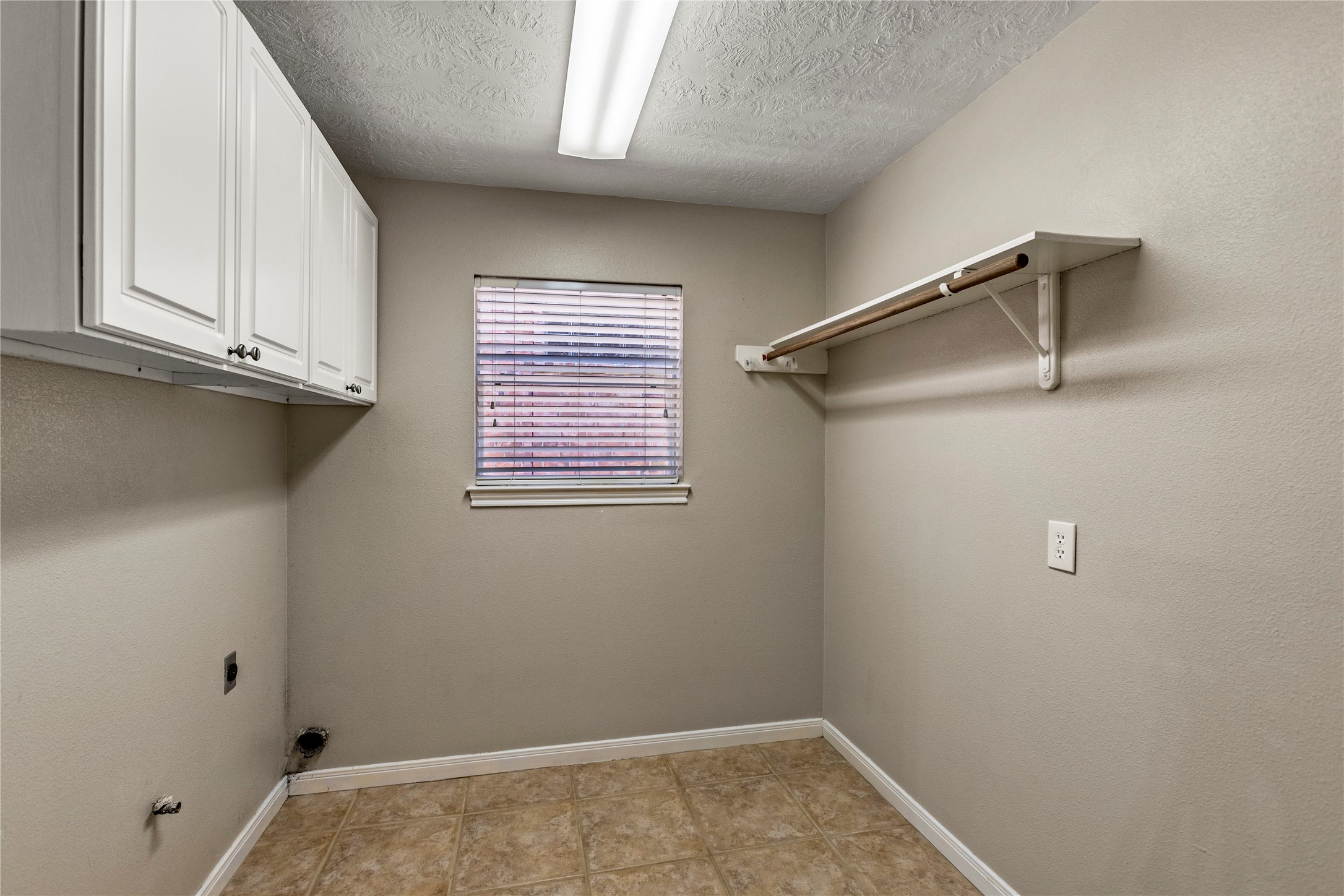 170 April Cove Conroe, TX 77356 - Photo 39 of 50 a view of room with window