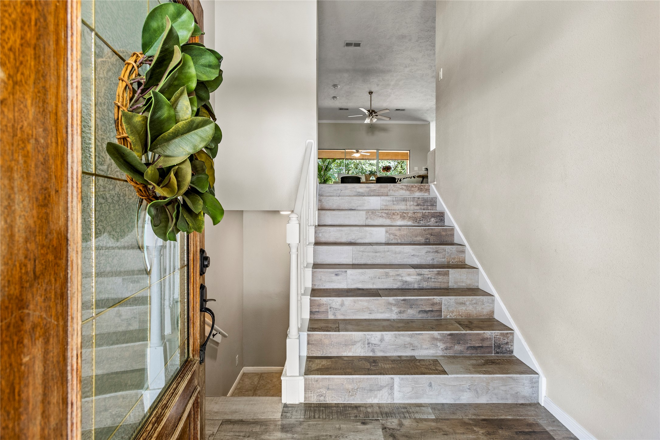 170 April Cove Conroe, TX 77356 - Photo 7 of 50 a view of entryway