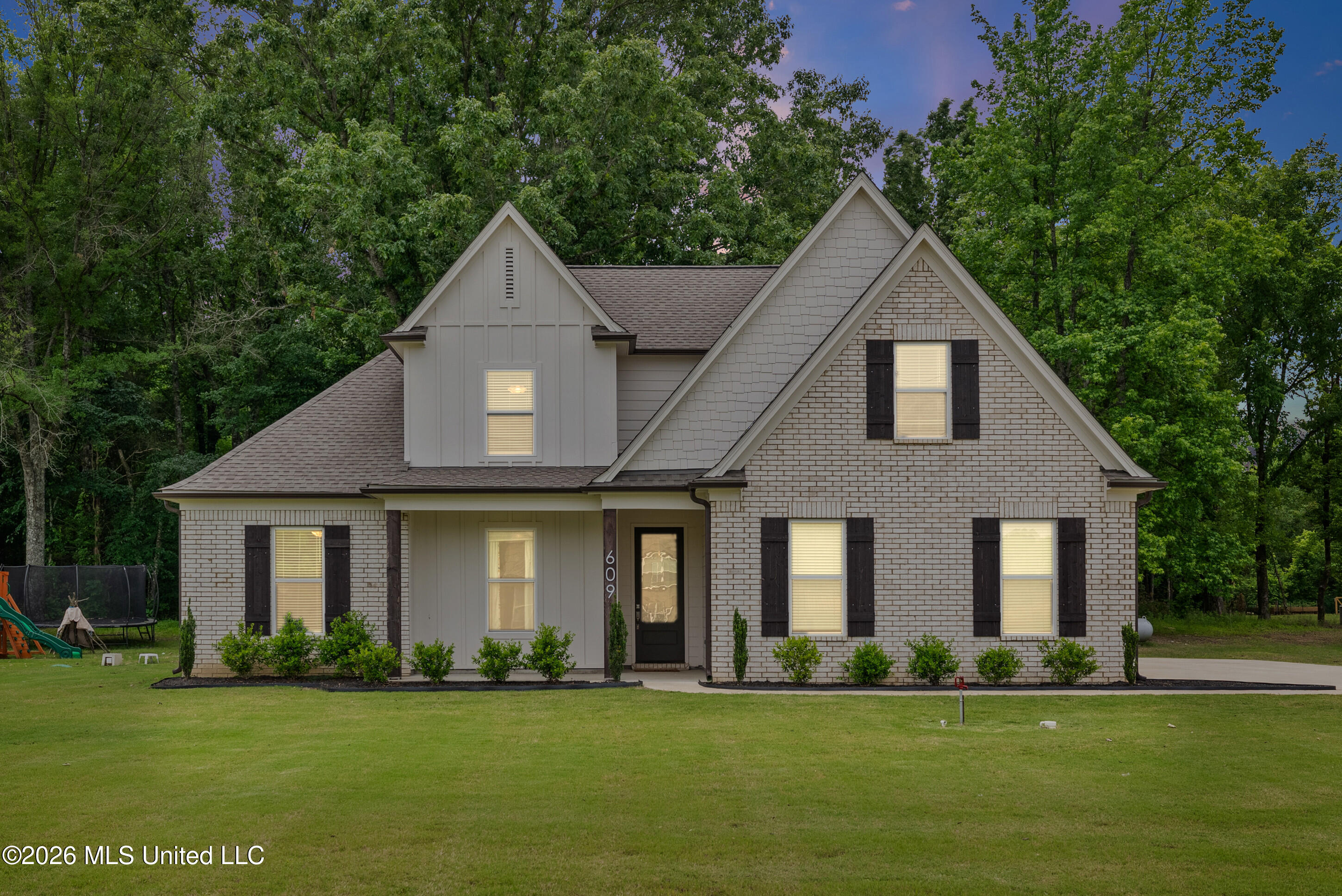 609 Centerline Roper Loop Byhalia, MS 38611 - Photo 1 of 31 1_dsc08186_addon_dtd_print