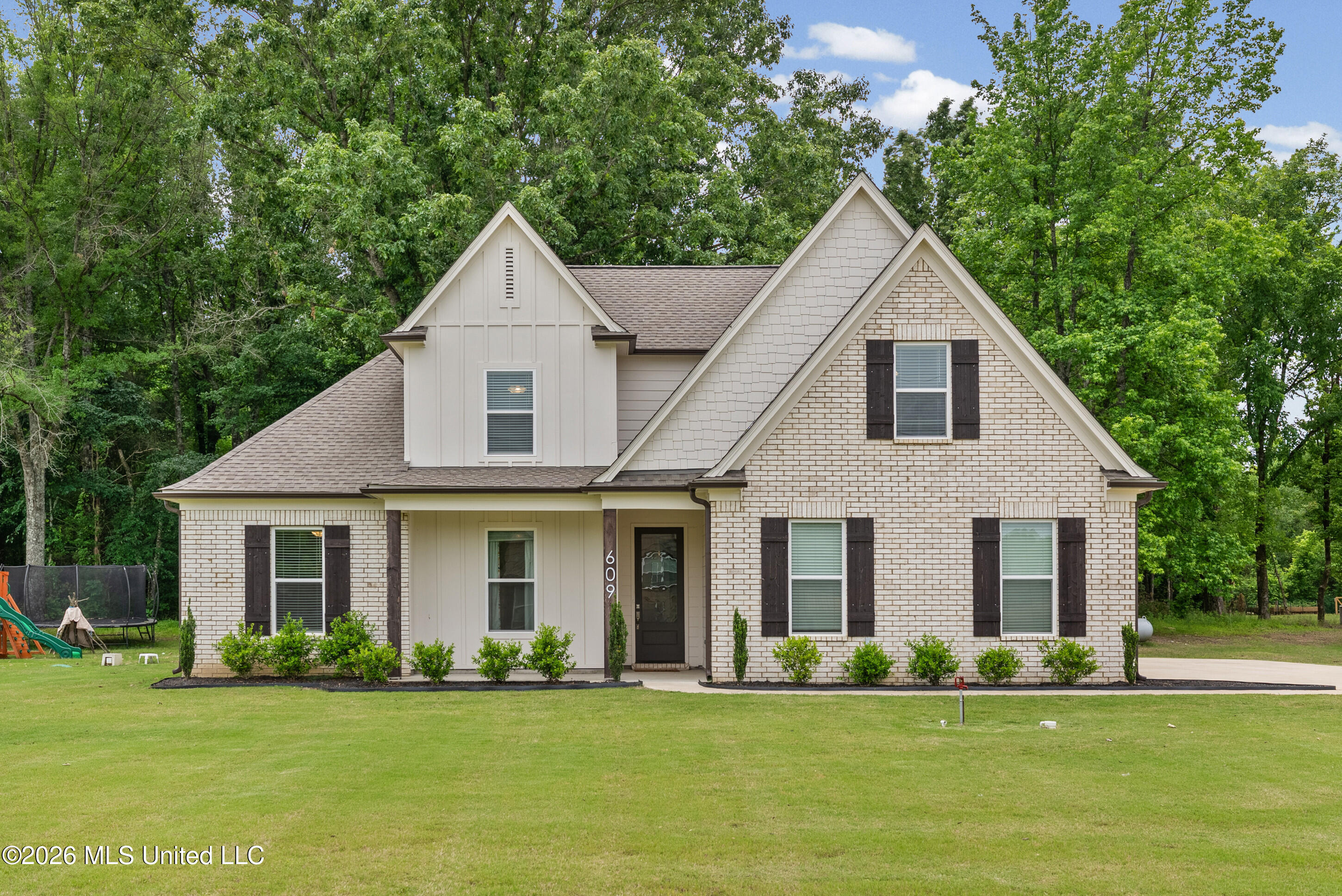 609 Centerline Roper Loop Byhalia, MS 38611 - Photo 2 of 31 2_dsc08186_print